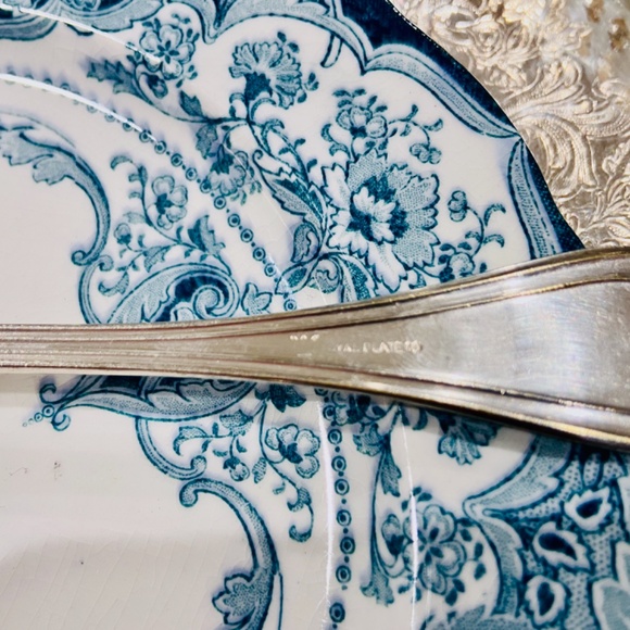 F26-Vintage Silverplate Solid Pie Server by Royal Plate Co - Picture 7 of 9